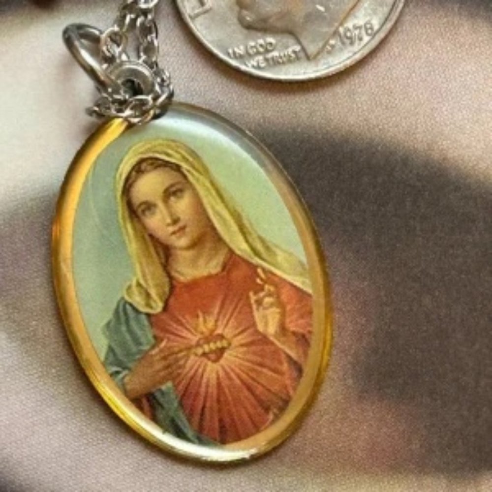 Vintage Virgin Mary Sacred Heart Religious Medal Charm Necklace